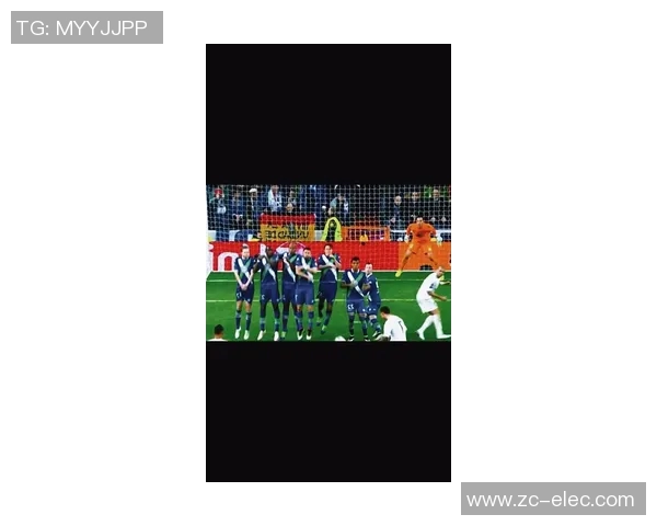 C罗与梅西巅峰对决赛场再现传奇时刻引发全球热议